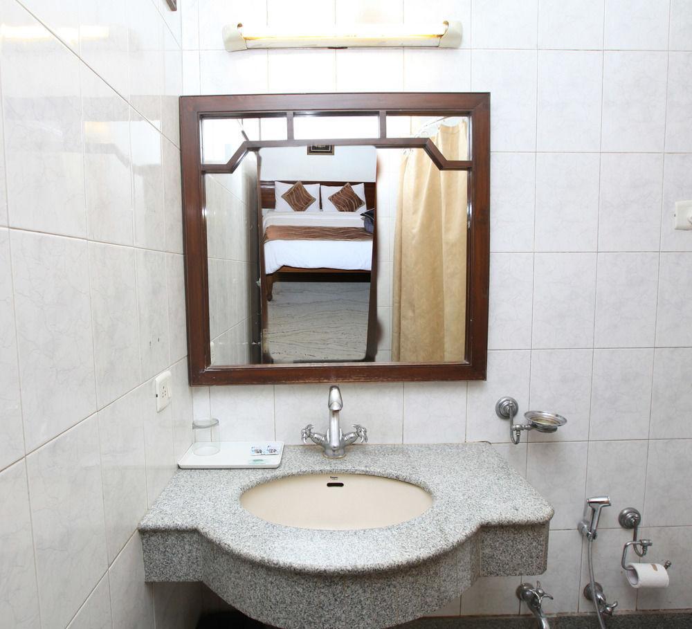 Fabhotel Lord Inn Нью-Делі Екстер'єр фото
